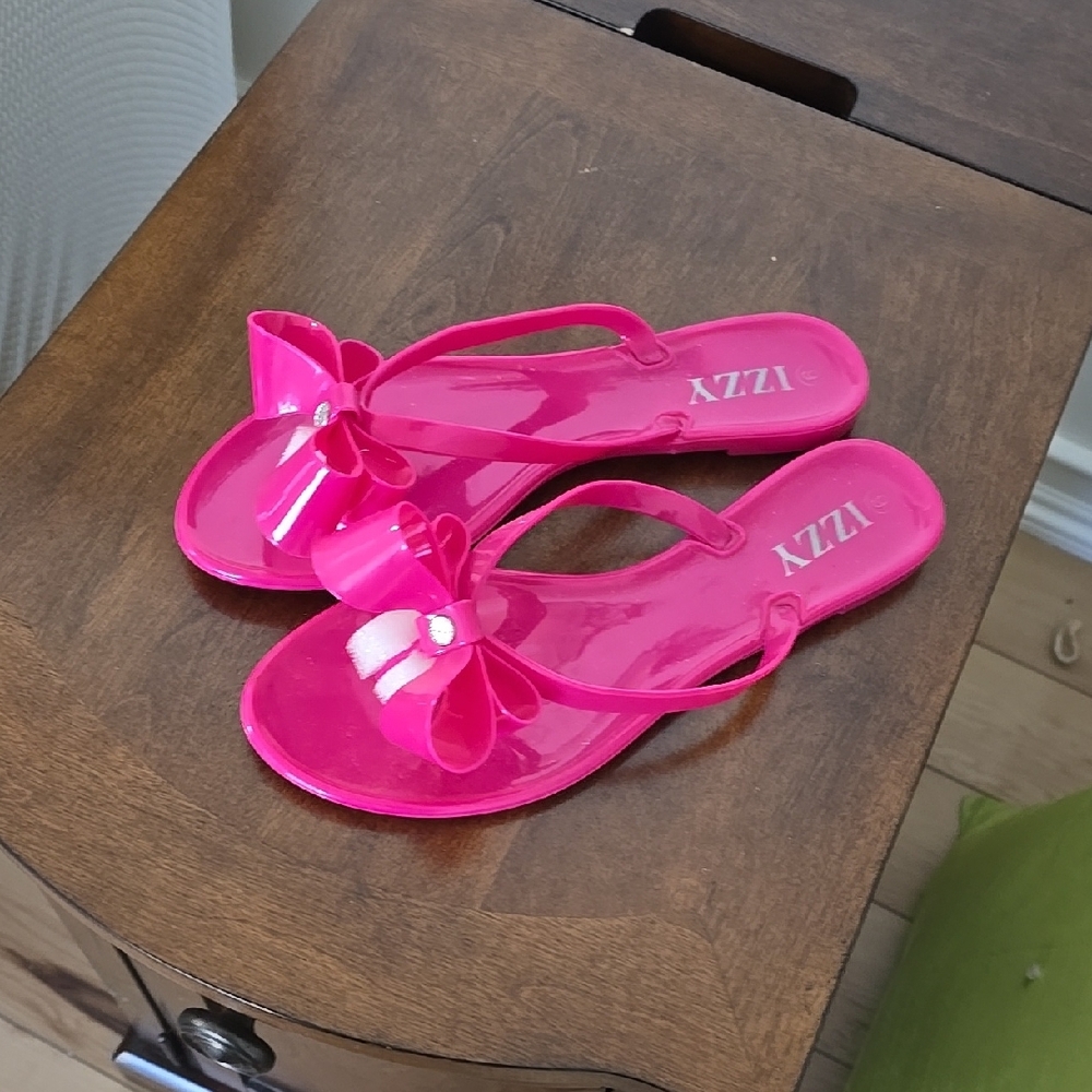 Izzy & Lola Pink Sandals with Bow Detail